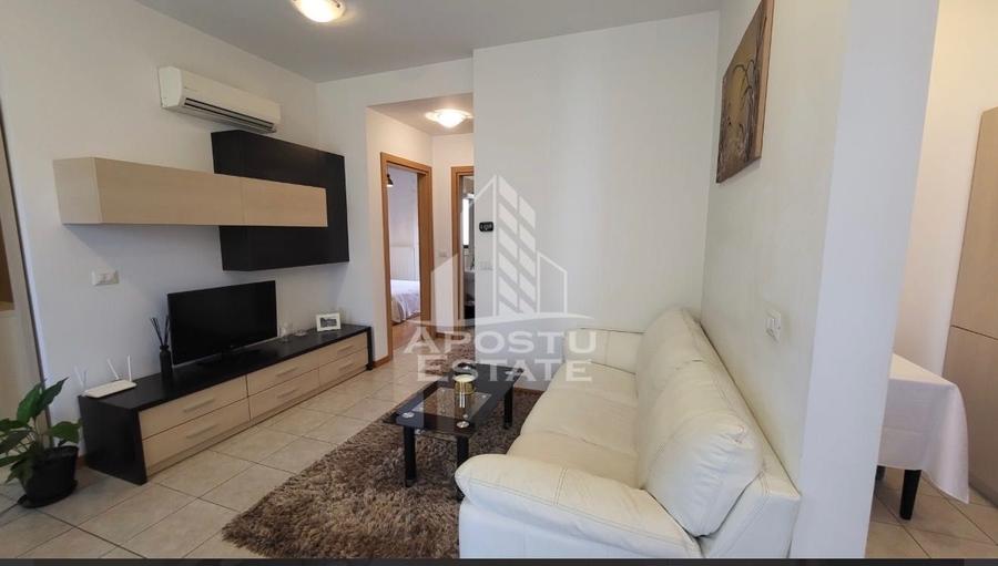 Apartament cu 3 camere semidecomandat în Exterior Vest