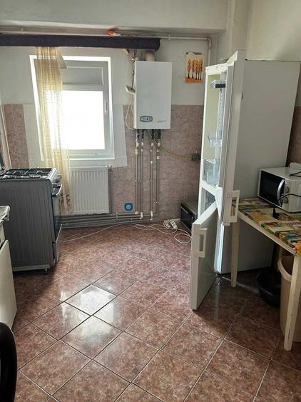 Apartament cu 3 camere decomandat în Crângași