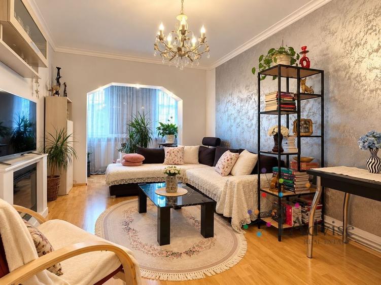 Apartament cu 4 camere decomandat, mobilat în Central