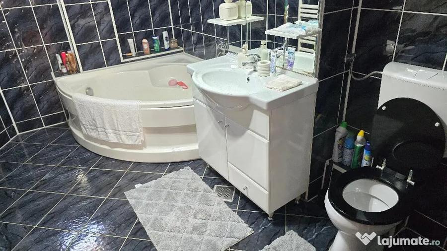 Apartament cu 3 camere decomandat în Dorobanți