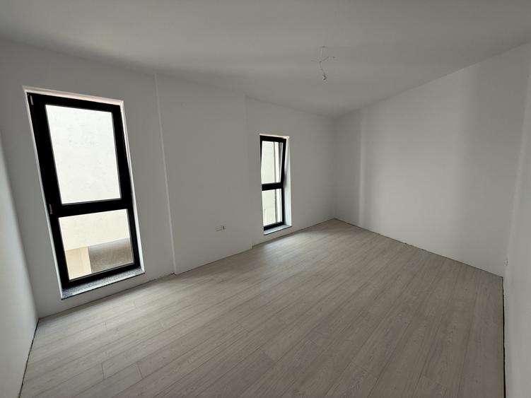 Apartament cu 4 camere decomandat în Nerva Traian