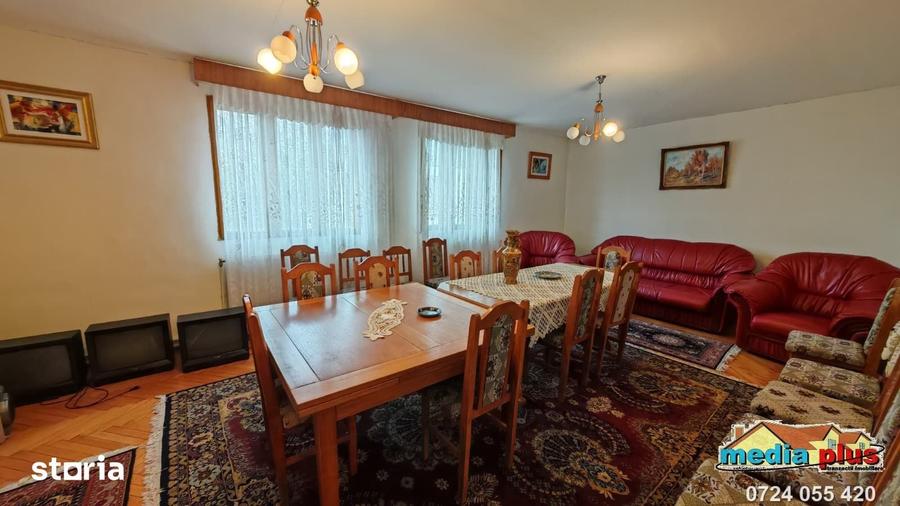 Casă cu 4 camere cu Teren 2422 Mp în Foltești