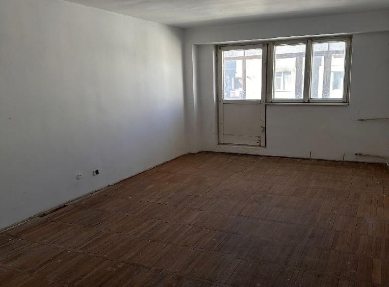 Apartament cu 2 camere decomandat în Mazepa 2