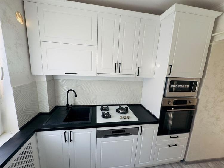 Apartament cu 3 camere decomandat în Păcurari