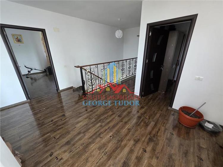 Casă individuală cu 6 camere cu Teren 377 Mp în Buturugeni