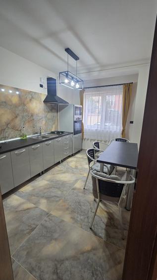 Casă cu 4 camere decomandat în UTA