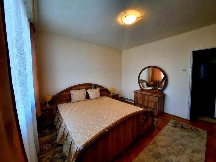 Apartament cu 2 camere decomandat în Podgoria