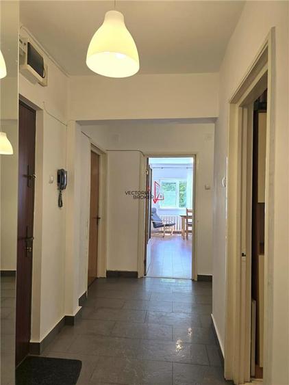 Apartament cu 4 camere decomandat în Doamna Ghica