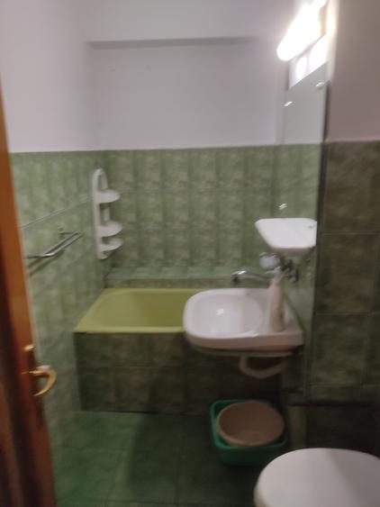 Apartament cu 2 camere decomandat în Pielești