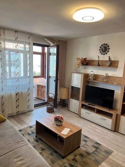 Apartament cu 2 camere semidecomandat în Lotrioara