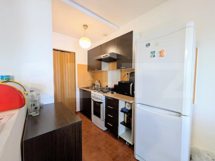 Apartament cu 6 camere decomandat, mobilat în Steaua