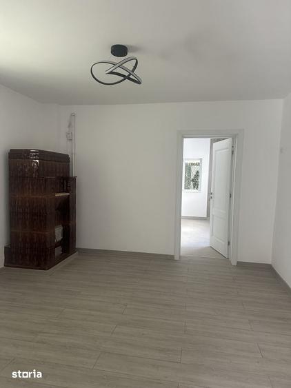 Casă cu 3 camere cu Teren 500 Mp în Central
