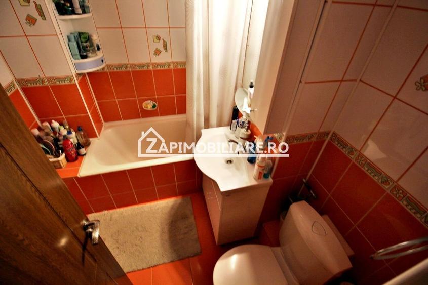 Apartament cu 3 camere decomandat, mobilat în Tudor