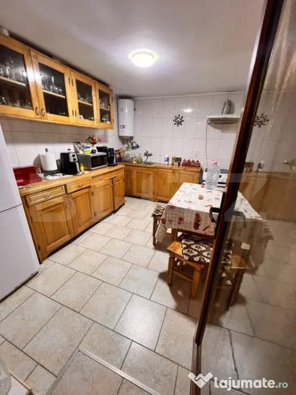 Casă cu 3 camere cu Teren 1500 Mp în Central