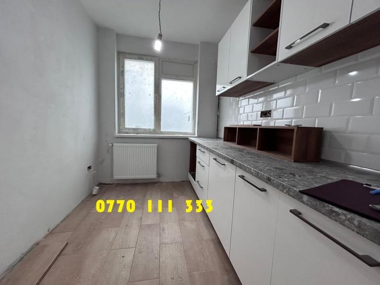 Apartament cu 3 camere semidecomandat în Hristo Botev