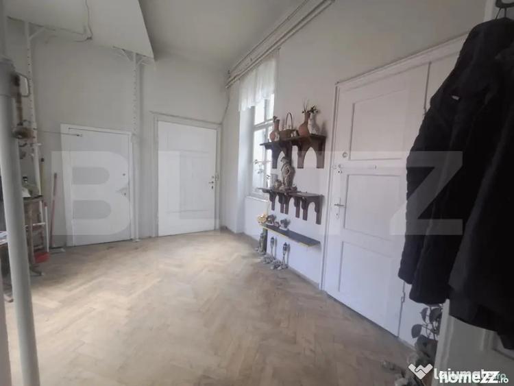 Apartament cu 4 camere decomandat în Centrul Istoric