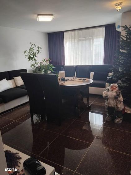 Apartament cu 3 camere decomandat, mobilat în Central