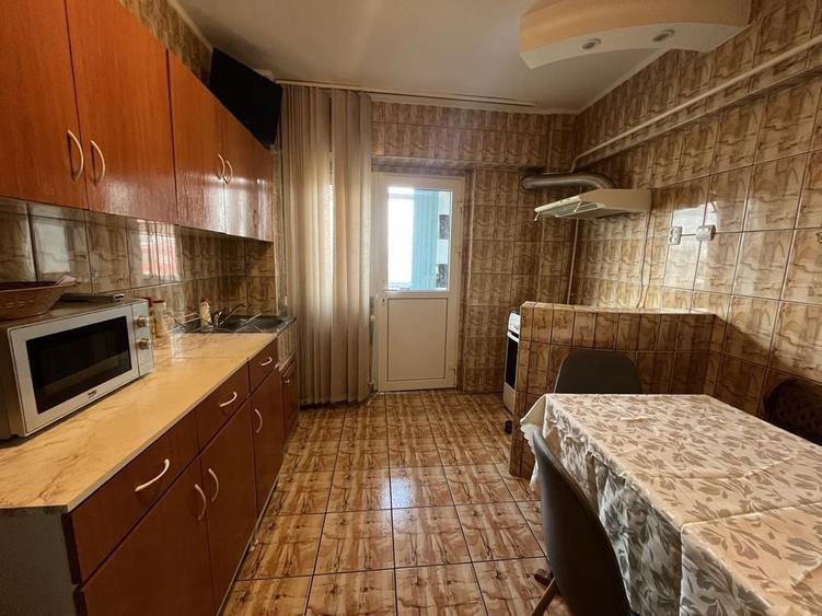 Apartament cu 2 camere decomandat în Obor