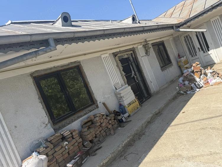 Casă cu 3 camere cu Teren 668 Mp în Central