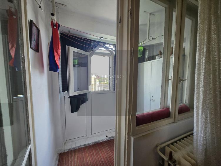 Garsonieră decomandată, mobilată în Vitan