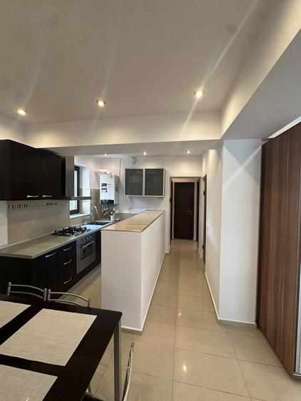 Apartament cu 3 camere decomandat, mobilat în Dristor