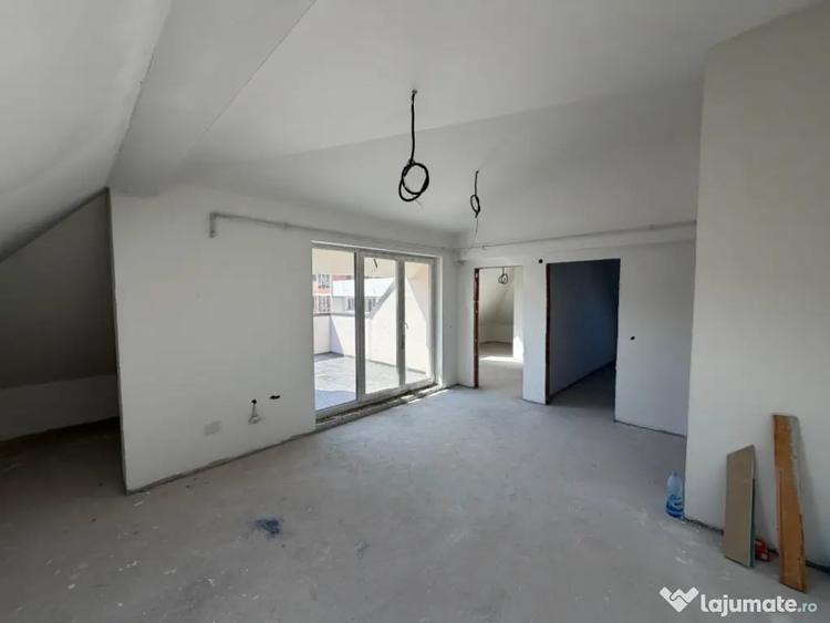 Apartament cu 3 camere decomandat în Florești