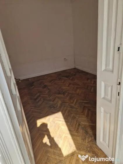 Casă cu 3 camere în Central