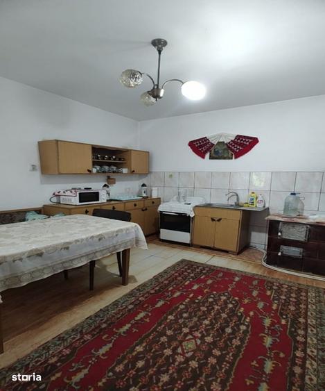 Casă cu 4 camere în Birtin