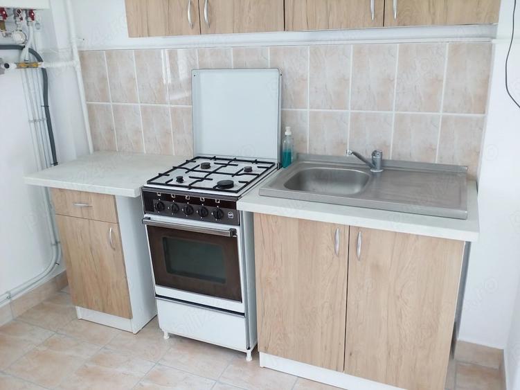 Garsonieră decomandată în Central