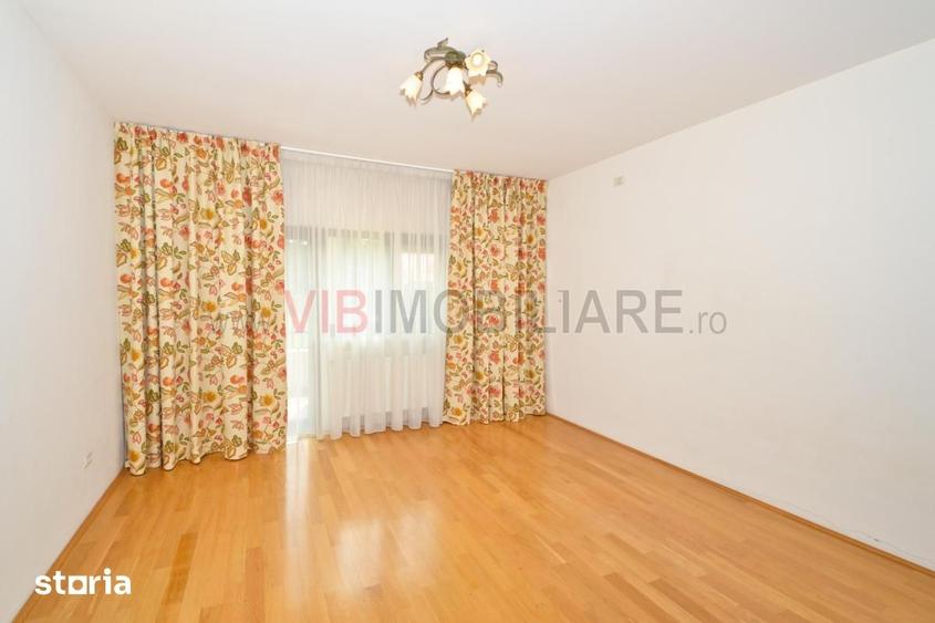 Casă cu 6 camere cu Teren 553 Mp în Băneasa