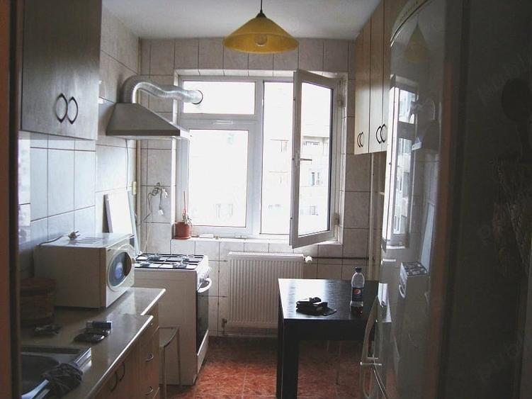 inchiriez apartament 2 camere - 1