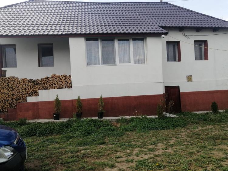 Casă cu 3 camere cu Teren 900 Mp în Central