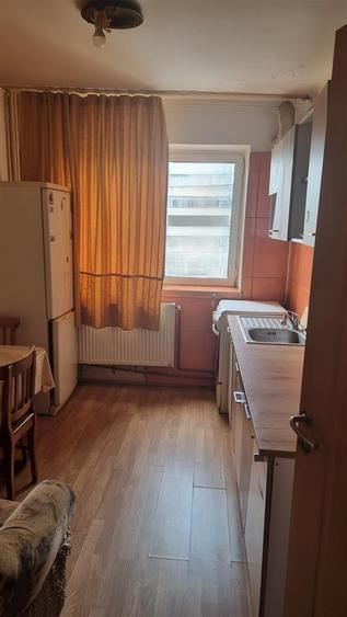 Apartament cu 3 camere decomandat în Ostroveni