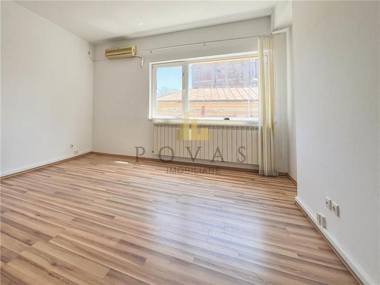 Apartament cu 4 camere decomandat în Universitate
