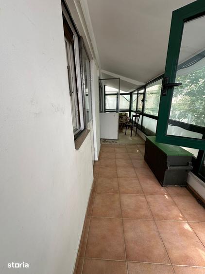 Apartament cu 4 camere decomandat în Victoriei