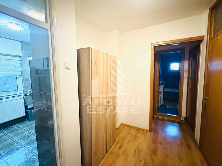 Apartament cu 2 camere semidecomandat, mobilat în Banu Mărăcine — fotografia 1