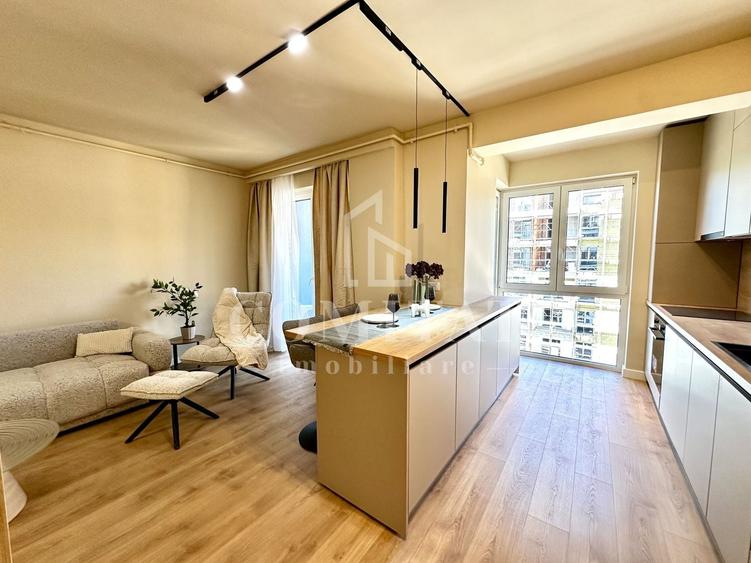 Apartament cu 3 camere semidecomandat, mobilat în Florești