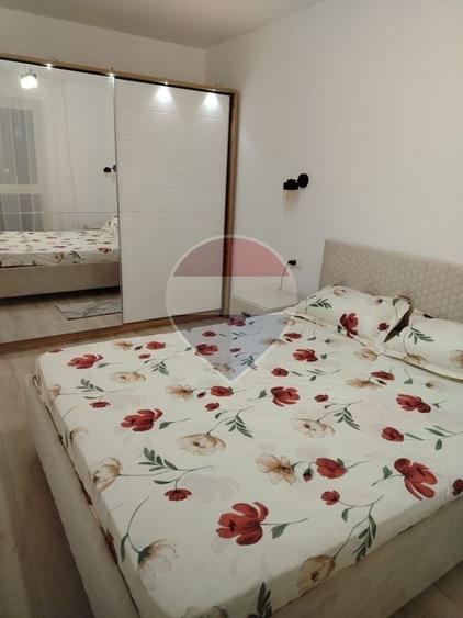 Apartament cu 2 camere semidecomandat, mobilat în UTA