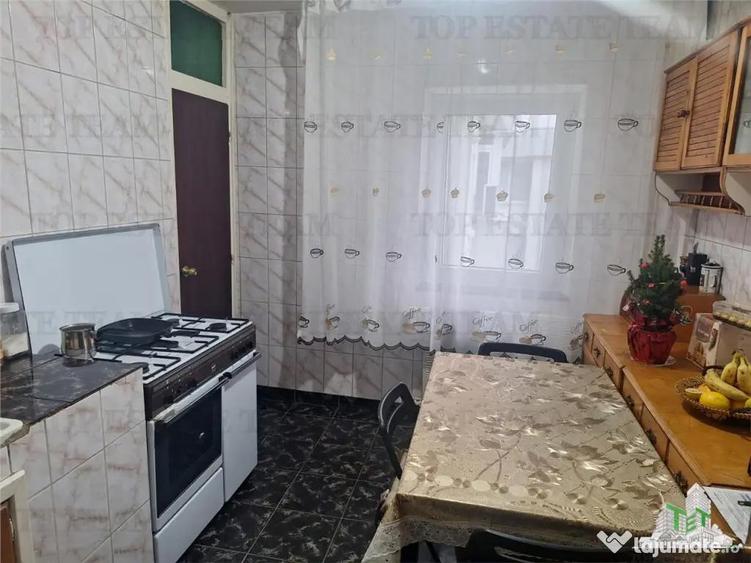 Apartament cu 2 camere semidecomandat, mobilat în Baicului