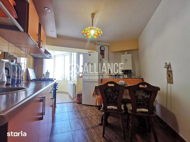 Apartament cu 3 camere decomandat în Central