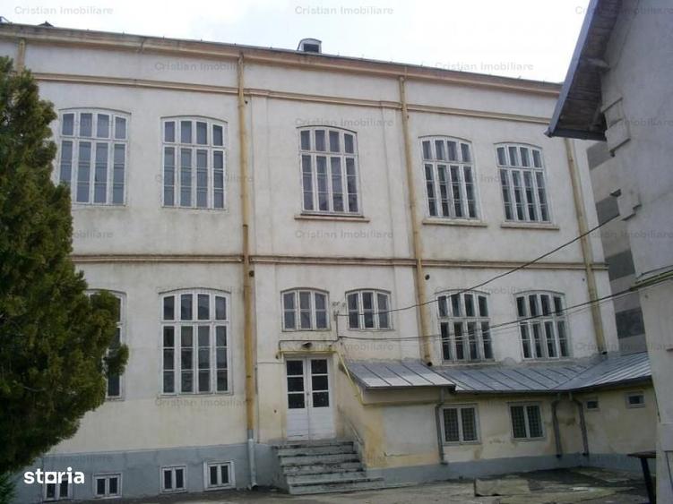 Casă cu 4 camere cu Teren 955 Mp în Central