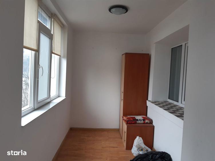Garsonieră decomandată în Nicolina
