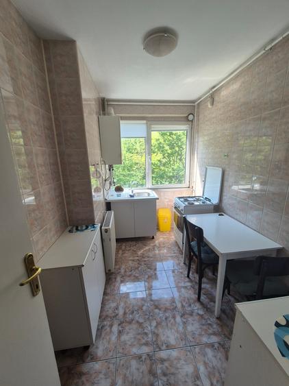 Apartament cu 2 camere decomandat în Sala Palatului