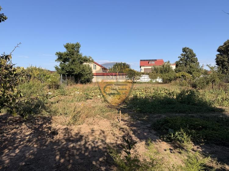 Casă individuală cu 4 camere cu Canalizare în Palazu Mare
