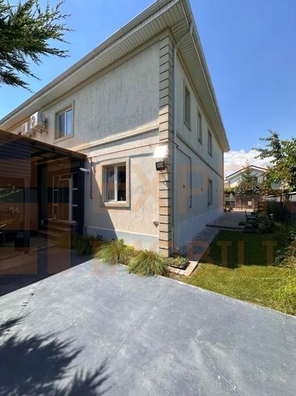 Duplex cu 5 camere cu Canalizare în Mamaia-Sat