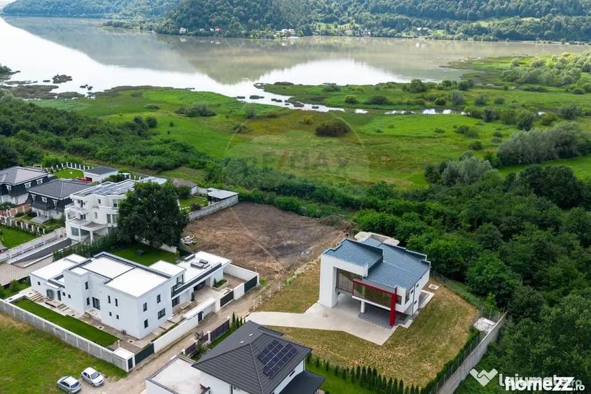 Casă cu 5 camere cu Teren 1600 Mp în Bistrița