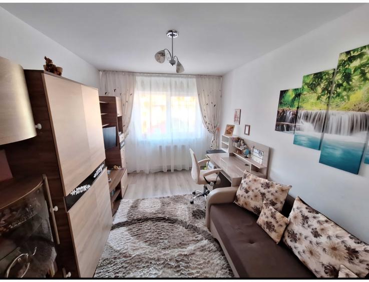 Apartament cu 2 camere decomandat în Sânpetru