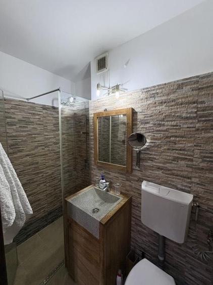 Apartament cu 2 camere semidecomandat în Victoriei