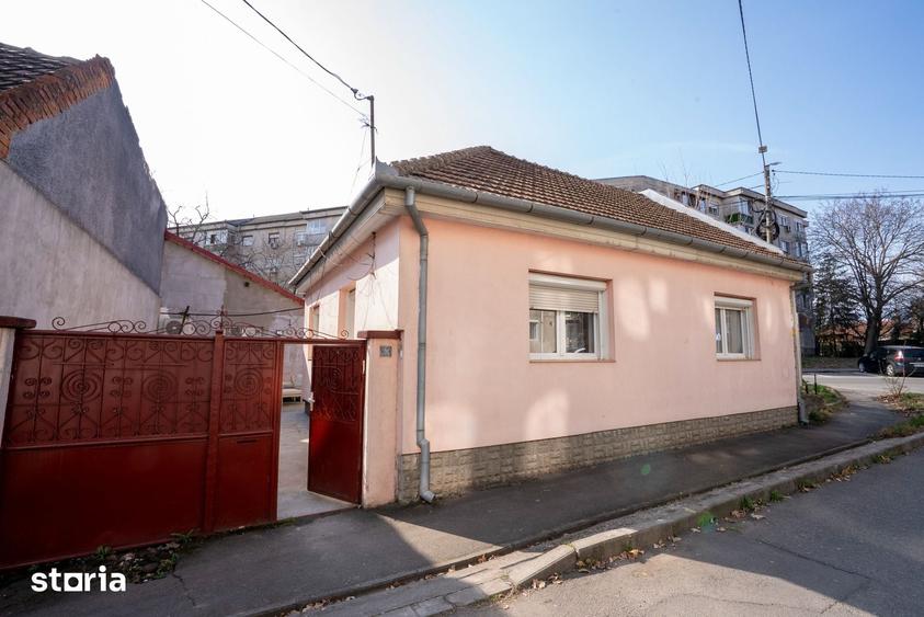 Casă cu 4 camere cu Teren 295 Mp în Nufărul