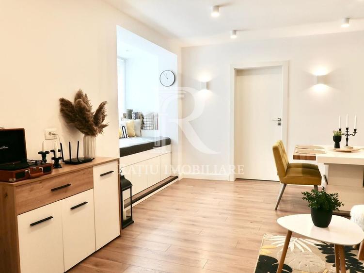 Apartament cu 3 camere semidecomandat, mobilat în Sud